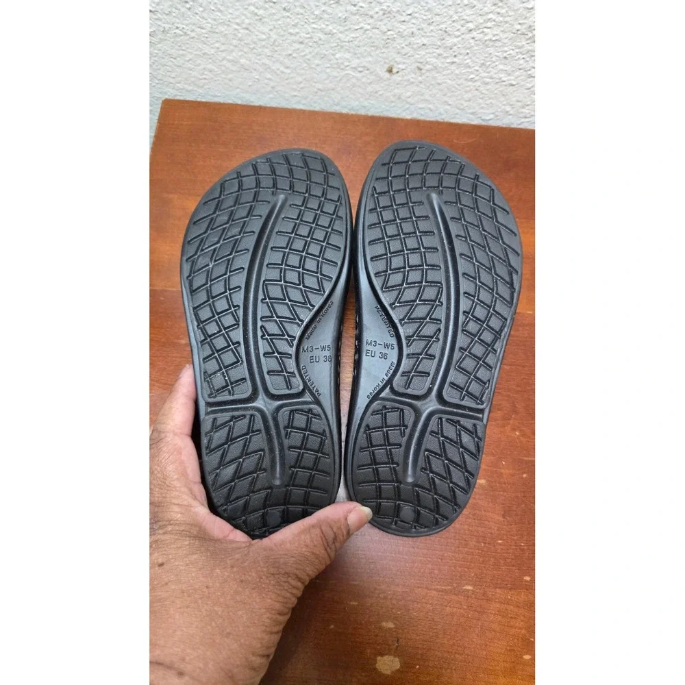 NEW Oofos OOriginal Sandal‎ Unisex M3 W5 Black Recovery Flip Flop OOfoam 1000